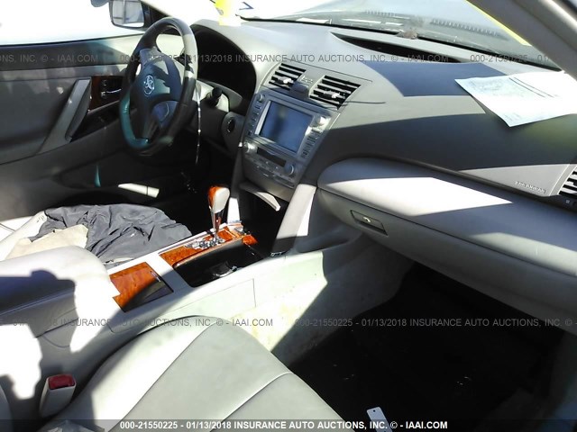 4T1BK3EK1BU119102 - 2011 TOYOTA CAMRY SE/LE/XLE GRAY photo 5