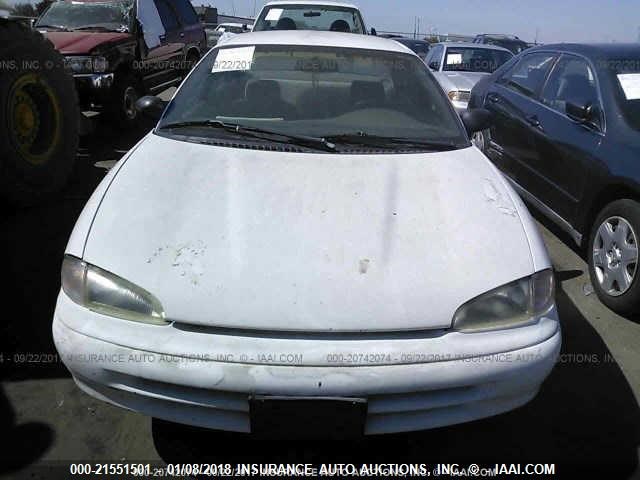 2B3HD46T6SH675643 - 1995 DODGE INTREPID WHITE photo 6