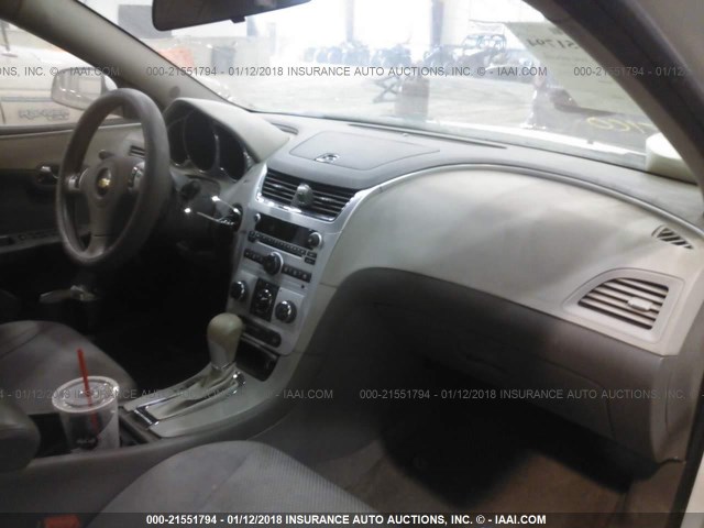 1G1ZC5EU1BF178371 - 2011 CHEVROLET MALIBU 1LT WHITE photo 5