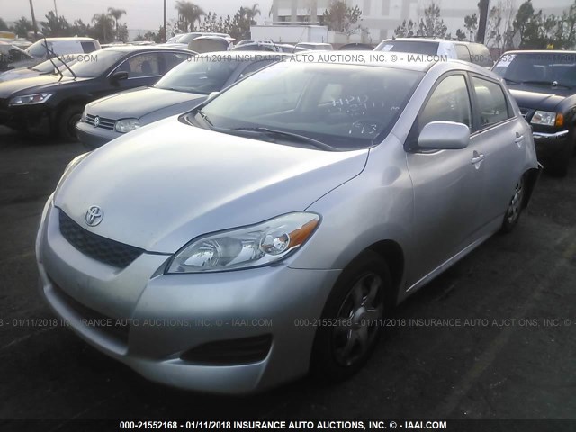 2T1KU40E79C186963 - 2009 TOYOTA COROLLA MATRIX  SILVER photo 2