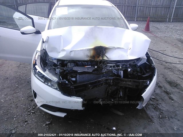 3KPFL4A71HE097586 - 2017 KIA FORTE LX/S WHITE photo 6