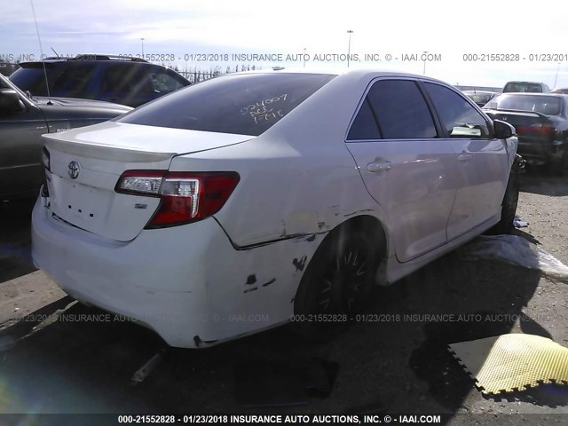 4T1BF1FK5DU231749 - 2013 TOYOTA CAMRY L/SE/LE/XLE 白色 照片 4
