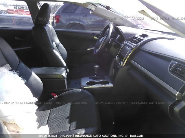 4T1BF1FK5DU231749 - 2013 TOYOTA CAMRY L/SE/LE/XLE 白色 照片 5