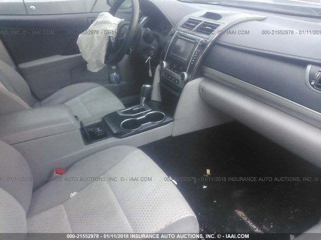 4T4BF1FK1DR318747 - 2013 TOYOTA CAMRY L/SE/LE/XLE 黑色 照片 5