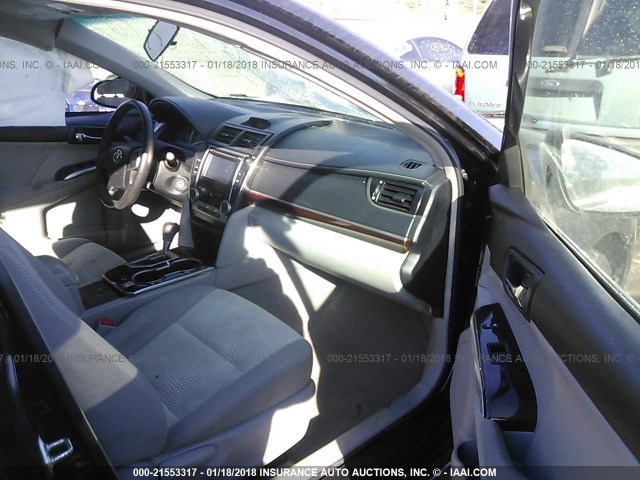 4T4BF1FK5CR248085 - 2012 TOYOTA CAMRY SE/LE/XLE BLACK photo 5