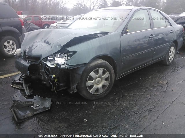 4T1BE32K33U781471 - 2003 TOYOTA CAMRY LE/XLE/SE GREEN photo 2