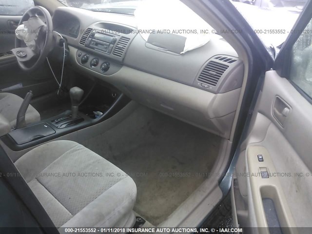 4T1BE32K33U781471 - 2003 TOYOTA CAMRY LE/XLE/SE GREEN photo 5