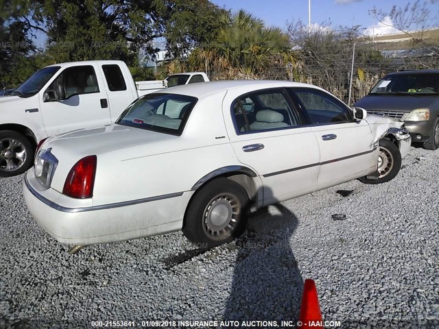 1LNHM81W1YY831931 - 2000 LINCOLN TOWN CAR EXECUTIVE WHITE photo 4