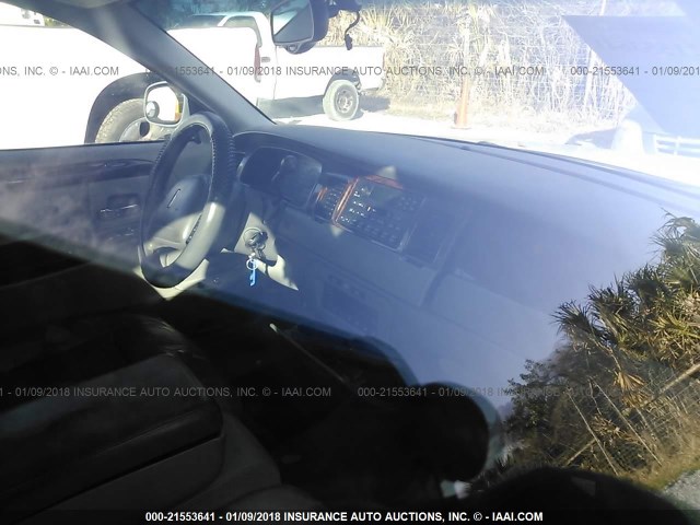 1LNHM81W1YY831931 - 2000 LINCOLN TOWN CAR EXECUTIVE WHITE photo 5