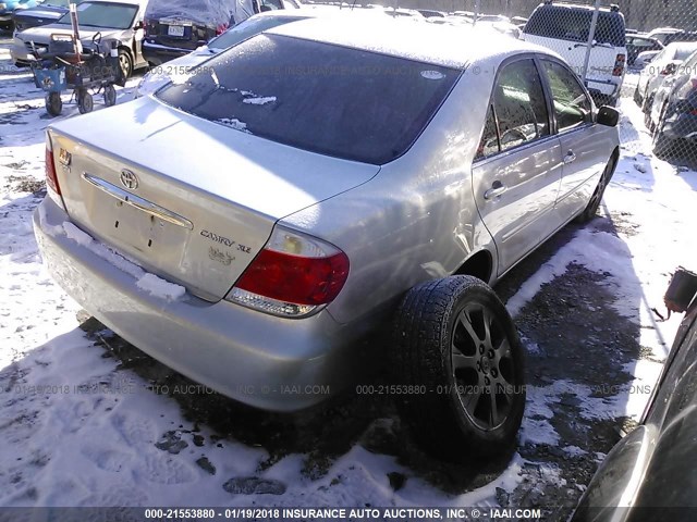 4T1BE30K26U729871 - 2006 TOYOTA CAMRY LE/XLE/SE SILVER photo 4