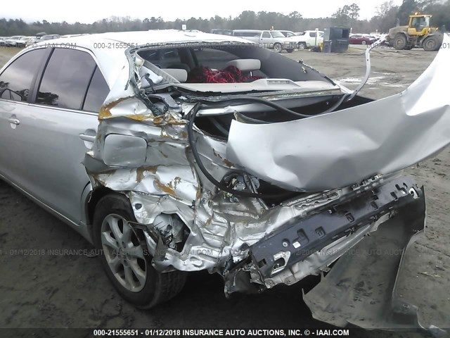 4T1BF3EKXBU625418 - 2011 TOYOTA CAMRY SE/LE/XLE SILVER photo 6