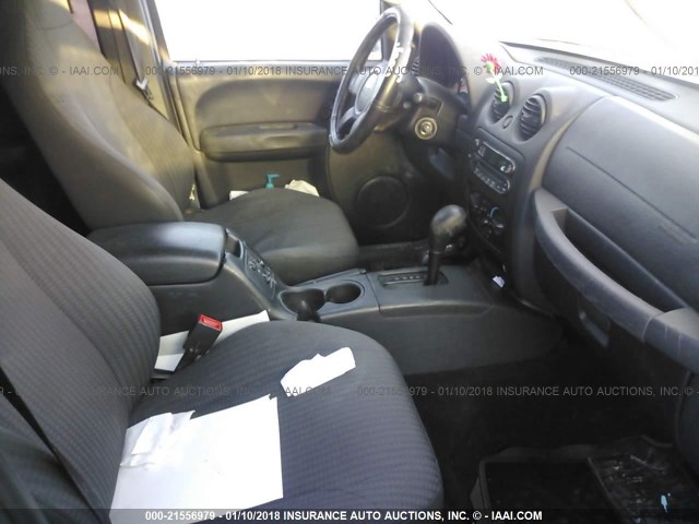 1J8GL48K14W318272 - 2004 JEEP LIBERTY SPORT 黑色 照片 5