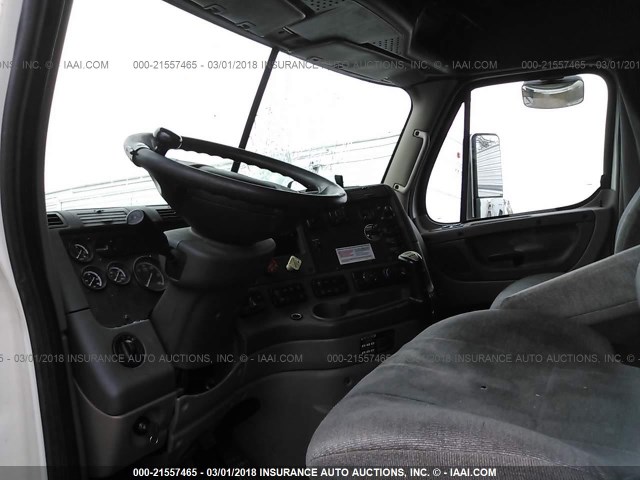 1FUJGLDR6ASAR9404 - 2010 FREIGHTLINER CASCADIA 125  WHITE photo 5