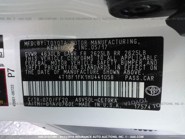 4T1BF1FK1HU441058 - 2017 TOYOTA CAMRY LE/XLE/SE/XSE WHITE photo 9