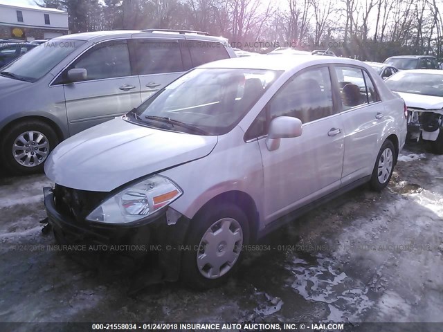 3N1BC11E28L456907 - 2008 NISSAN VERSA S/SL SILVER photo 2