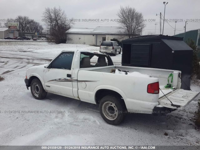 1GCCS144XWK168493 - 1998 CHEVROLET S TRUCK S10 WHITE photo 3