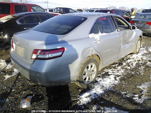 4T4BF3EK0BR123586 - 2011 TOYOTA CAMRY SE/LE/XLE SILVER photo 4