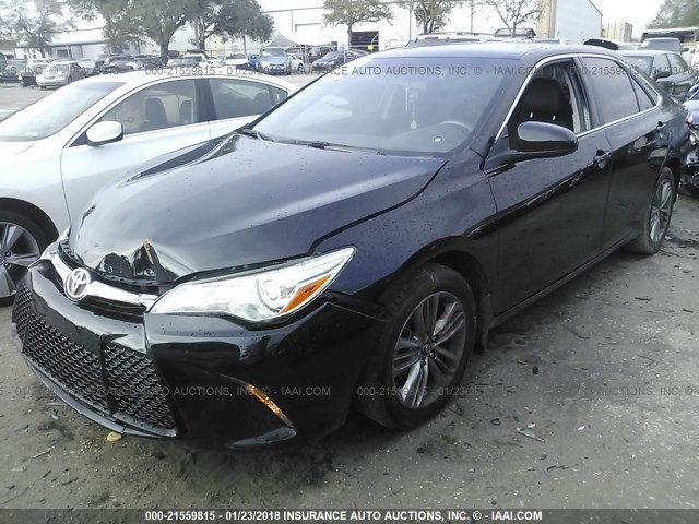 4T1BF1FK2GU198536 - 2016 TOYOTA CAMRY LE/XLE/SE/XSE 黑色 照片 2