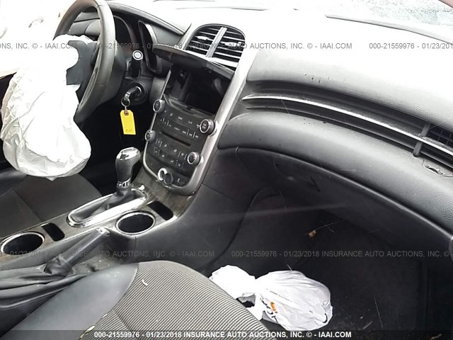 1G11C5SL4FF304690 - 2015 CHEVROLET MALIBU 1LT 银色 照片 5