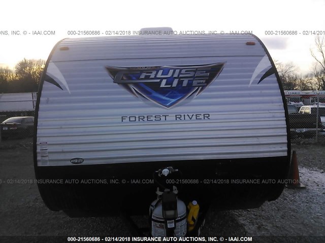 4X4TSMU11H7413218 - 2017 FOREST RIVER SALEM CRUISE LITE  WHITE photo 6