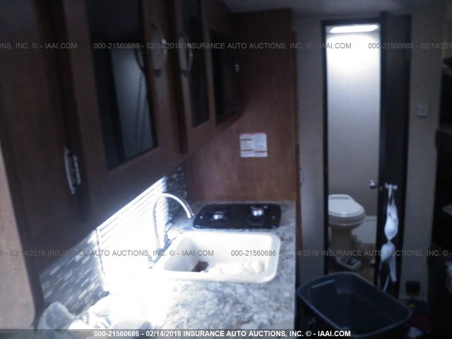 4X4TSMU11H7413218 - 2017 FOREST RIVER SALEM CRUISE LITE  WHITE photo 8