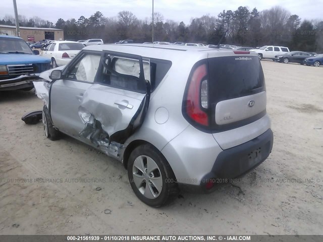 KNDJN2A2XG7824204 - 2016 KIA SOUL SILVER photo 3