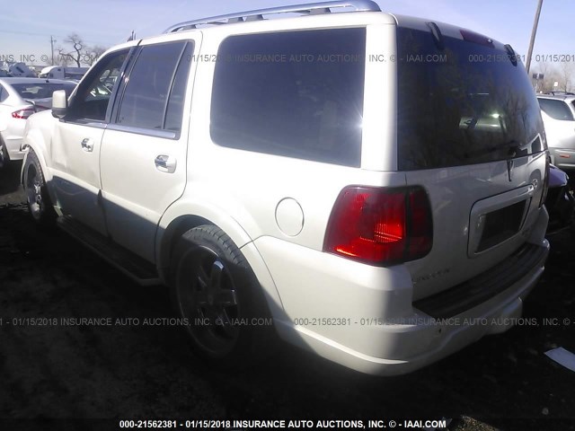 5LMFU28536LJ20952 - 2006 LINCOLN NAVIGATOR CREAM photo 3