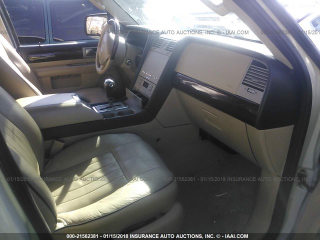 5LMFU28536LJ20952 - 2006 LINCOLN NAVIGATOR CREAM photo 5