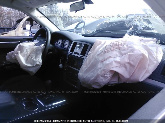 2C3CA1CV3AH255878 - 2010 CHRYSLER 300 TOURING WHITE photo 5