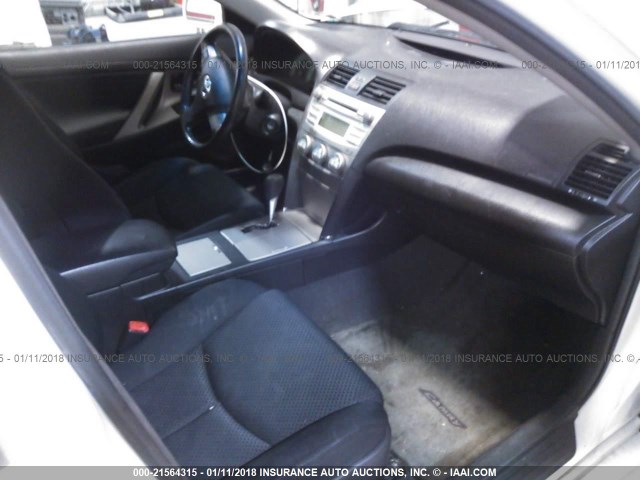 4T1BE46K09U840842 - 2009 TOYOTA CAMRY SE/LE/XLE WHITE photo 5