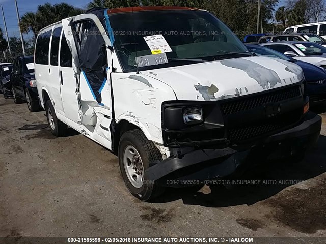 1GAGG25UX31139447 - 2003 CHEVROLET EXPRESS G2500  WHITE photo 6