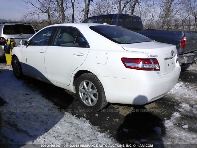 4T4BF3EK5BR192760 - 2011 TOYOTA CAMRY SE/LE/XLE WHITE photo 3