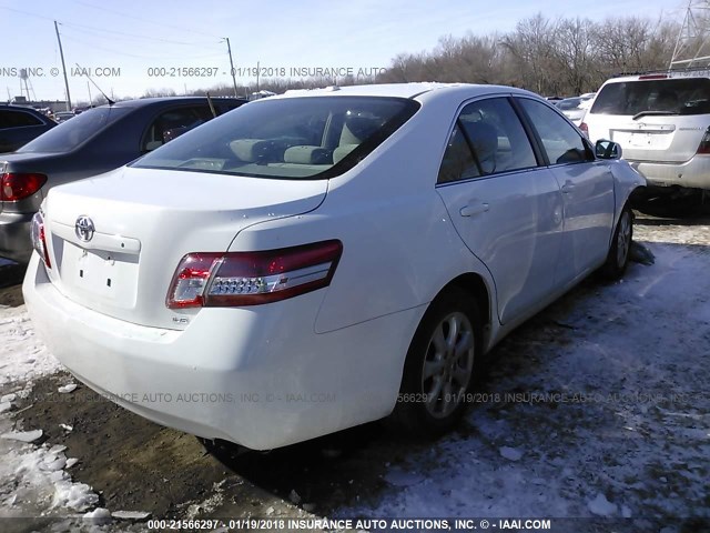 4T4BF3EK5BR192760 - 2011 TOYOTA CAMRY SE/LE/XLE WHITE photo 4