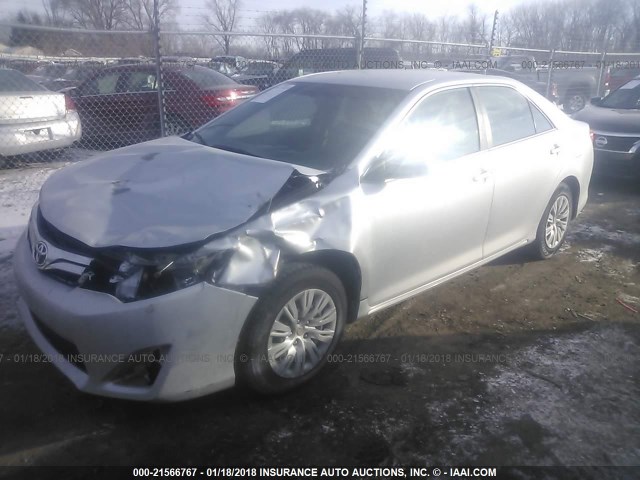 4T1BF1FK8CU008183 - 2012 TOYOTA CAMRY SE/LE/XLE SILVER photo 2