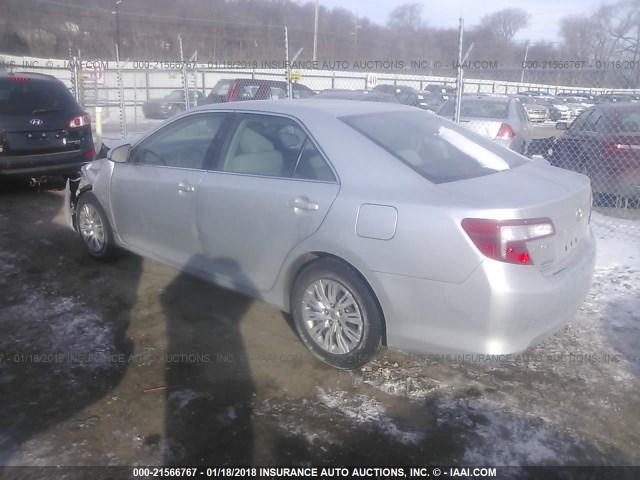 4T1BF1FK8CU008183 - 2012 TOYOTA CAMRY SE/LE/XLE SILVER photo 3
