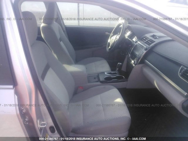 4T1BF1FK8CU008183 - 2012 TOYOTA CAMRY SE/LE/XLE SILVER photo 5
