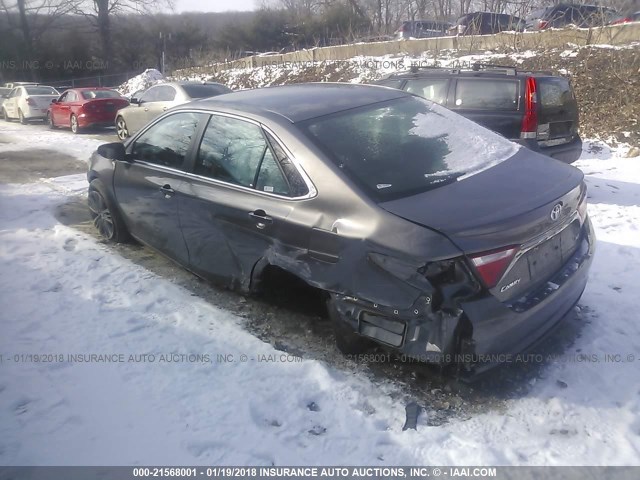 4T1BF1FK9HU281236 - 2017 TOYOTA CAMRY LE/XLE/SE/XSE 灰色 照片 3