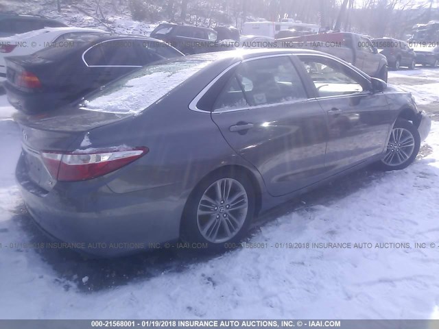 4T1BF1FK9HU281236 - 2017 TOYOTA CAMRY LE/XLE/SE/XSE 灰色 照片 4