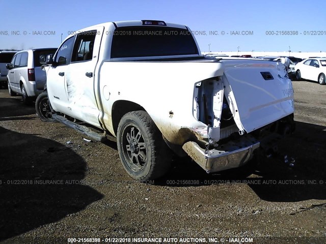 5TFEM5F18FX094751 - 2015 TOYOTA TUNDRA CREWMAX SR5 WHITE photo 3