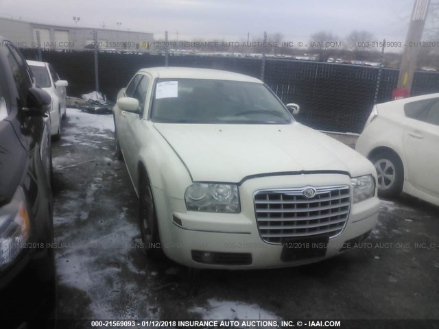 2C3KA53G56H514804 - 2006 CHRYSLER 300 TOURING WHITE photo 6