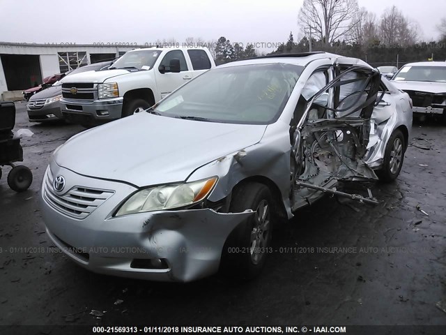 4T1BK46K77U555626 - 2007 TOYOTA CAMRY NEW GENERAT LE/XLE/SE SILVER photo 2