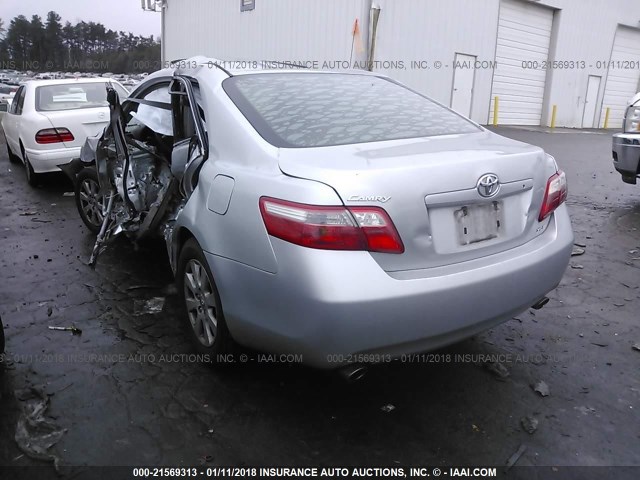 4T1BK46K77U555626 - 2007 TOYOTA CAMRY NEW GENERAT LE/XLE/SE SILVER photo 3