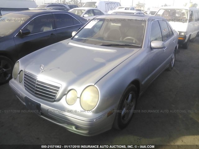 WDBJF65J9YB147987 - 2000 MERCEDES-BENZ E 320 SILVER photo 2