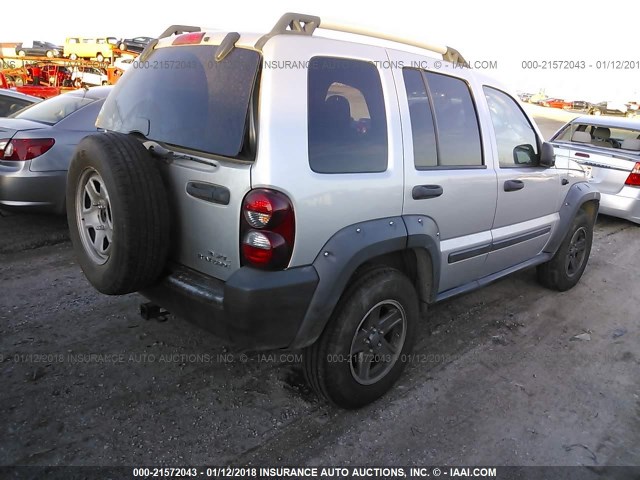 1J4GL38K05W684964 - 2005 JEEP LIBERTY RENEGADE SILVER photo 4