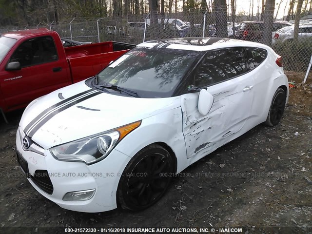 KMHTC6AD7CU056762 - 2012 HYUNDAI VELOSTER WHITE photo 2