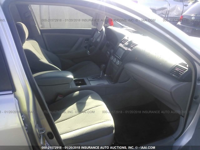 4T1BE46K58U247279 - 2008 TOYOTA CAMRY CE/LE/XLE/SE SILVER photo 5
