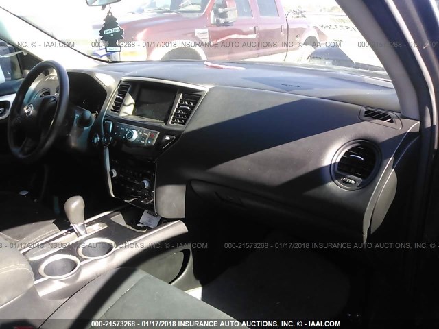 5N1AR2MN8DC622826 - 2013 NISSAN PATHFINDER S/SV/SL/PLATINUM GRAY photo 5