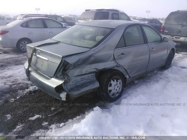 4T1BE32K15U633726 - 2005 TOYOTA CAMRY LE/XLE/SE ნაცრისფერი ფოტო 4