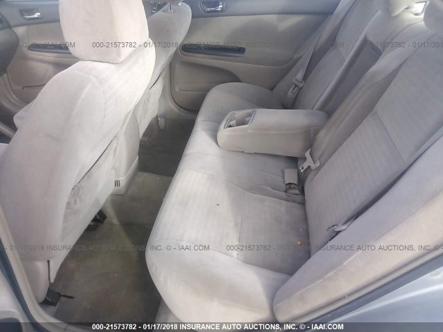 4T1BE32K15U633726 - 2005 TOYOTA CAMRY LE/XLE/SE ნაცრისფერი ფოტო 8