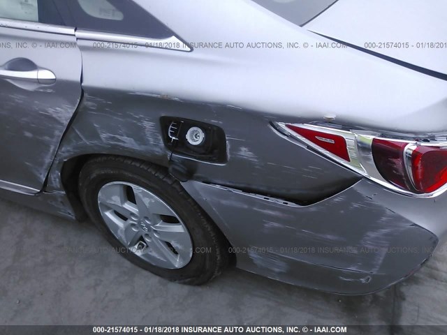 KMHEC4A45CA029655 - 2012 HYUNDAI SONATA HYBRID SILVER photo 6